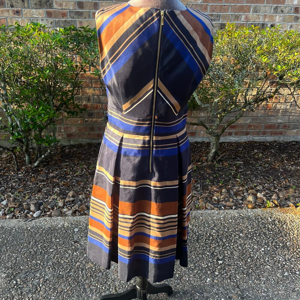 CB Established 1962 Dress Sleeveless Pleats Blue Gold V Neck Pockets Dress S10 - Picture 2 of 10